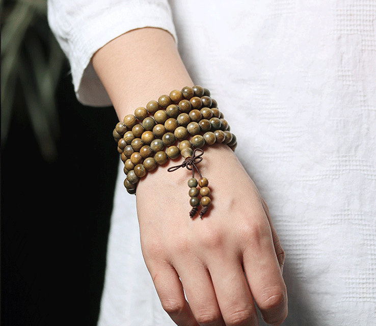 Natural Green Sandalwood 108-bead Buddhist beads bracelet, suitable for men, women, and couples