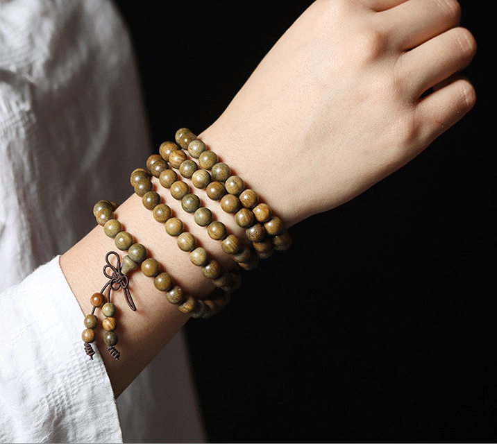 Natural Green Sandalwood 108-bead Buddhist beads bracelet, suitable for men, women, and couples