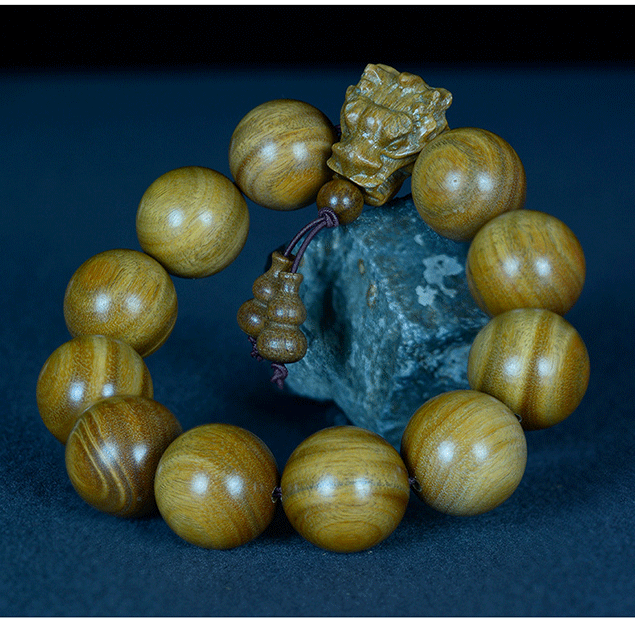 Green Sandalwood Straight Grain Prayer Bead Bracelet | Oriental Mystic Power Wenwan